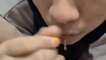 Namanya Dian Temen Kerja Yang Selalu Sepong Kontolku