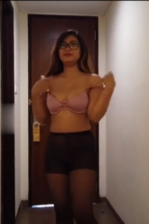 Pakai Jasa Istri Temen Sendiri Buat Buang Pejuh Didalam Memek