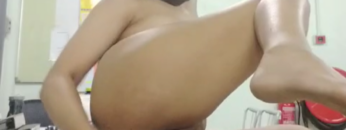 Zira Nggak Peduli Kalau Sudah Sange DIkantor Colmek Pakai Dildo