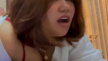 DEWI Yang Suka Di DOGGY