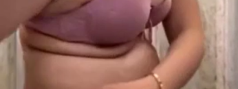 Ngintip Tante Tetangga Kontrakan Mandi